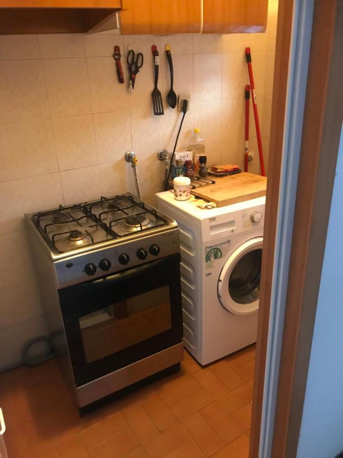 Appartamento 4 Posti Letto In Zona Tranquilla E Ben Servita, Un Matrimoniale E Un Divano Letto Matrimoniale Facebook Massimo Bobo Aquili ボローニャ エクステリア 写真